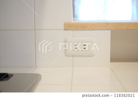 插座安裝在廚房 118382021