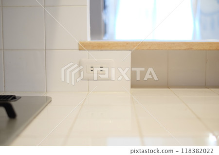 插座安裝在廚房 118382022