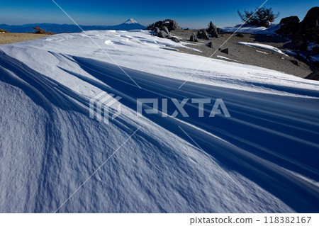Shukabra and Mount Fuji on the Southern Alps, Mount Houou, and Mount Yakushi ridgeline Shukabra and Mount Fuji on the Southern Alps, Mount Houou, and Mount Yakushi ridgeline 118382167