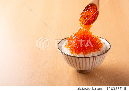 Salmon roe bowl on the table Salmon roe bowl on the table 118382746
