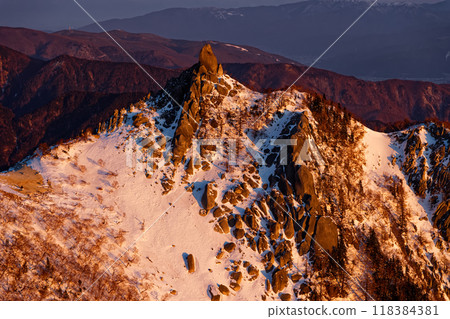 Mount Jizo at sunrise as seen from Mount Kannon in the Southern Alps 118384381
