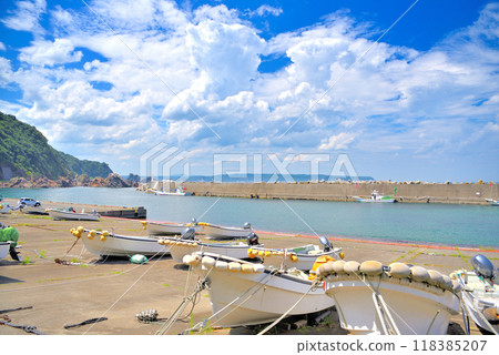Image of the northernmost female diver village at Sodegahama Fishing Port (Kosode Fishing Port) on the Kosode Coast in Tohoku, Kuji City, Iwate Prefecture (2) 118385207