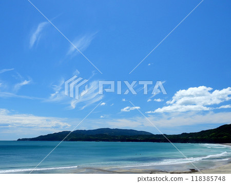 Beautiful coastline 118385748