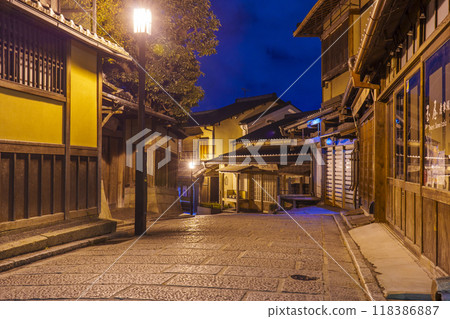 Kyoto Sannenzaka (Sannenzaka) night view 118386887