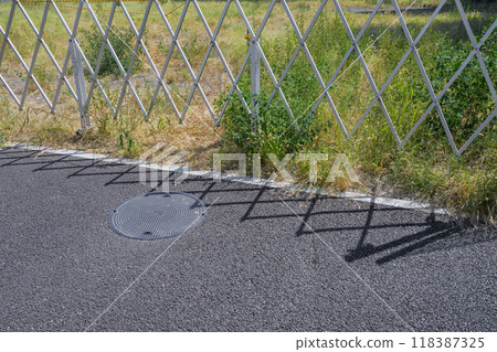 Caster gate installed in a weed area 118387325