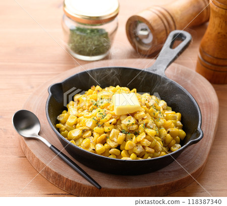 Autumn taste: Buttered corn 118387340