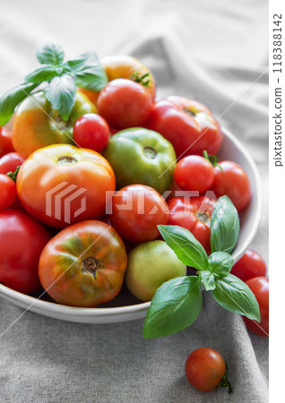 Fresh organic tomatoes Fresh organic tomatoes 118388142