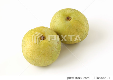 Nijisseiki pear on white background 118388407