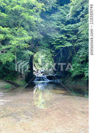 Kameya cave 118389749