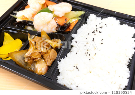 Delicious Chinese food, fried shrimp and vegetables bento 118390534
