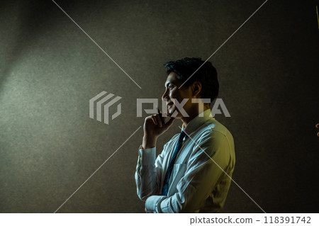 很酷的男性肖像 118391742
