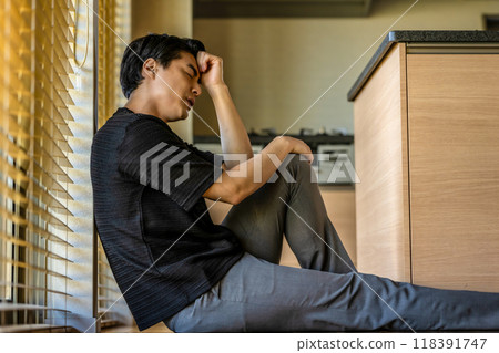 Good looking male portrait 118391747