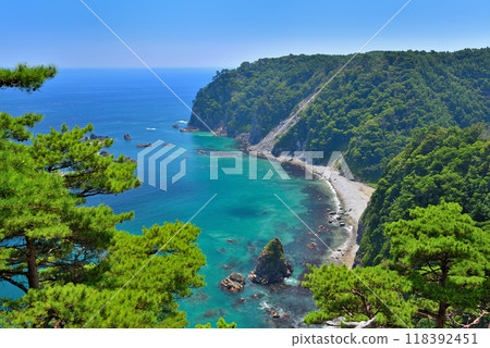 東北，宇之須懸崖，岩手縣田畑村，從懸崖突出的南部展望台眺望禦殿崎 (2) 118392451