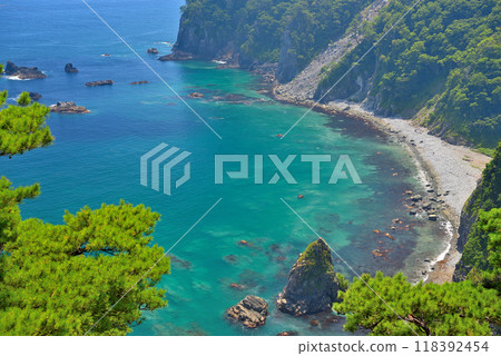 Tohoku, Unosu Cliffs, a view of Gotenzaki from the southern observation deck jutting out from the cliffs, Tanohata Village, Iwate Prefecture (5) Tohoku, Unosu Cliffs, a view of Gotenzaki from the southern observation deck jutting out from the cliffs, Tanohata Village, Iwate Prefecture (5) 118392454
