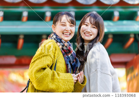 Women who enjoy sightseeing Women's trip Women who enjoy sightseeing Women's trip 118393068