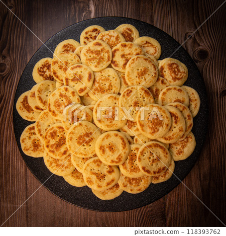 Close up Cocktail Blinis or mini blinis 118393762