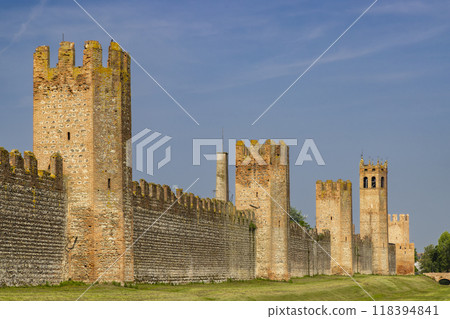 Ancient walls of Montagnana, Padova province, Veneto, Italy Ancient walls of Montagnana, Padova province, Veneto, Italy 118394841