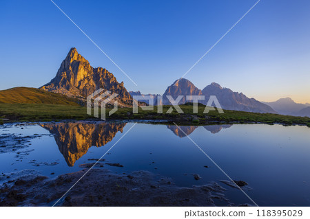 Giau Pass (Passo Giau), Dolomites Alps, South Tyrol, Italy 118395029