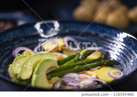 Potato salad with avocado, green asparagus and eggs 118395460