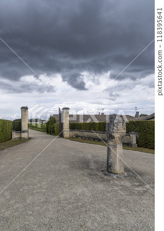 Chateau d Yquem, Sauternes, Bordeaux, Aquitaine, France 118395641