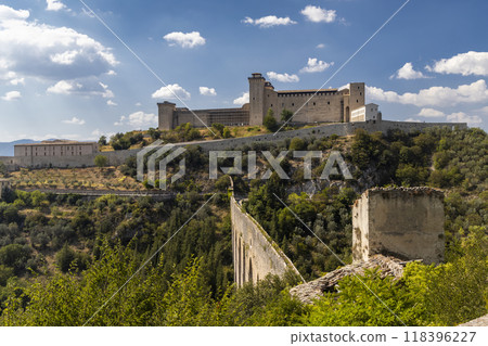 Spoleto castle with aqueduct in Umbria, Italy Spoleto castle with aqueduct in Umbria, Italy 118396227