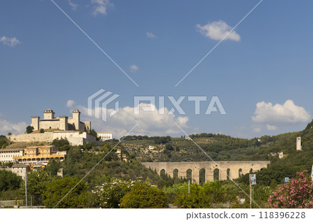 Spoleto castle with aqueduct in Umbria, Italy Spoleto castle with aqueduct in Umbria, Italy 118396228