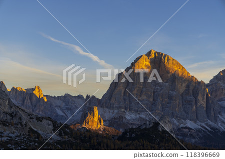 Giau Pass (Passo Giau), Dolomites Alps, South Tyrol, Italy Giau Pass (Passo Giau), Dolomites Alps, South Tyrol, Italy 118396669