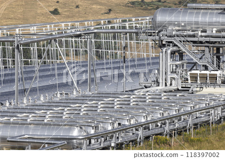Fresnel-type thermodynamic concentration solar power plant in Llo, France 118397002
