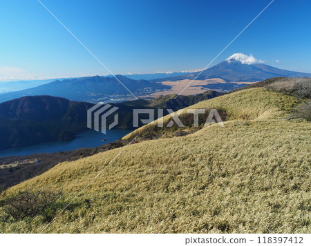 Fuji in winter as seen from Hakone Komagatake 118397412