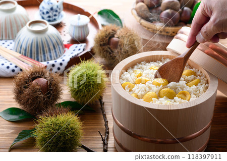 Taste of Autumn Chestnut rice in a rice cooker Taste of Autumn Chestnut rice in a rice cooker 118397911