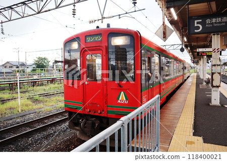 Aizu Railway Aizu Line train stopping at Aizu-Wakamatsu Station Aizu Railway Aizu Line train stopping at Aizu-Wakamatsu Station 118400021