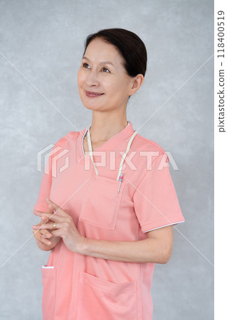 高級女護理人員 118400519