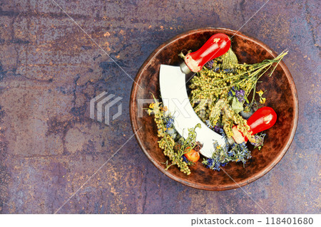 Varieties of medicinal herbs. 118401680