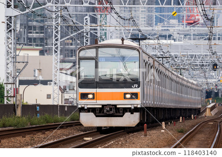 [中央線] 快速列車在高架區間行駛 118403140