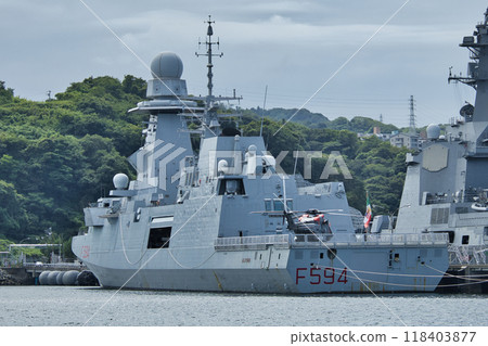 義大利海軍貝爾加米尼級護衛艦“阿爾皮諾(Alpino F594)” 義大利海軍貝爾加米尼級護衛艦“阿爾皮諾(Alpino F594)” 118403877