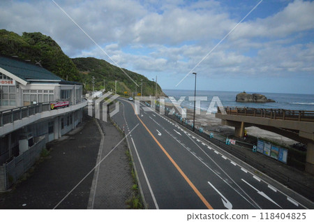 San'in Expressway (National Route 9) (Roadside Station Shinwa no Sato Shirousagi / 613 Shirousagi, Tottori City, Tottori Prefecture) 118404825