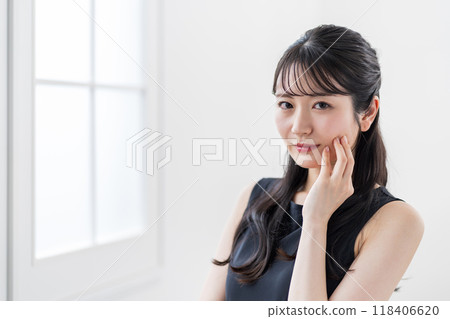 Beauty woman. 118406620