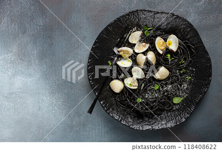 black spaghetti vongole, venerki, homemade, without people, 118408622