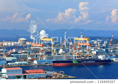 [Kagawa Prefecture] Kawasaki Heavy Industries' Sakaide Factory (Bannoshu Industrial Area) as seen from Mount Shodouji 118409167