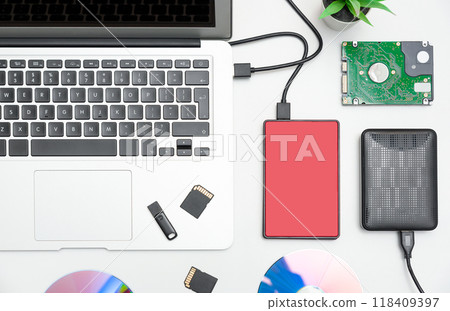 Multiple storage devices, pendrive, memory cards 118409397