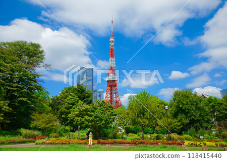 東京鐵塔和藍天白雲與麻布台山 東京鐵塔和藍天白雲與麻布台山 118415440