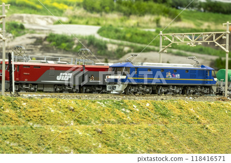 N gauge EF210 Momotaro and EH500 Kintaro 01 118416571