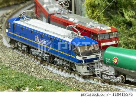 N gauge EF210 Momotaro and EH500 Kintaro 06 118416576