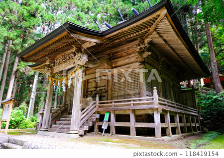 The shrine with fresh greenery The shrine with fresh greenery 118419154