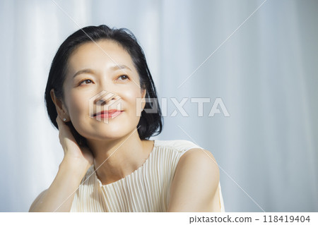 Beauty image of middle-aged women Beauty image of middle-aged women 118419404