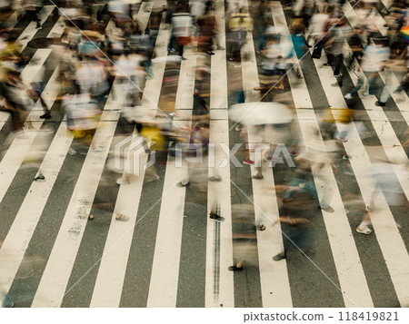 People walking and moving at the intersection Business Long exposure 118419821