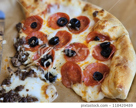 Tongyeong-si, Gyeongsangnam-do, South Korea - September 15, 2024: Enjoyable lunch with the family at an Italian restaurant with a great sea view. 118420489