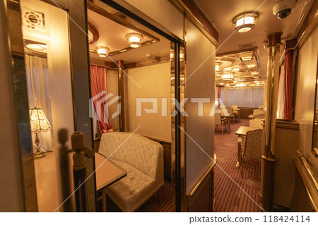 夢空間餐車日落內裝08和包廂 118424114