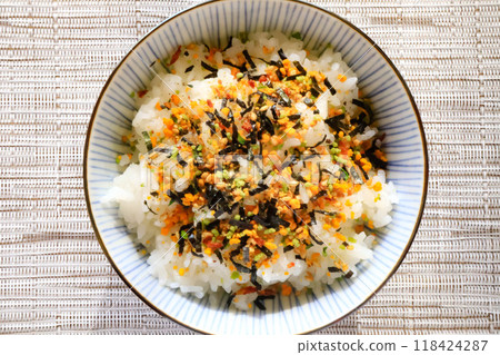 Rice topped with seasoning (Nori Tama) 118424287