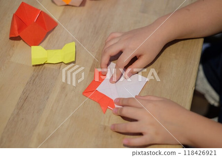 和小學生一起摺紙 和小學生一起摺紙 118426921